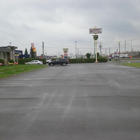 Motel Vaudreuil Екстериор снимка